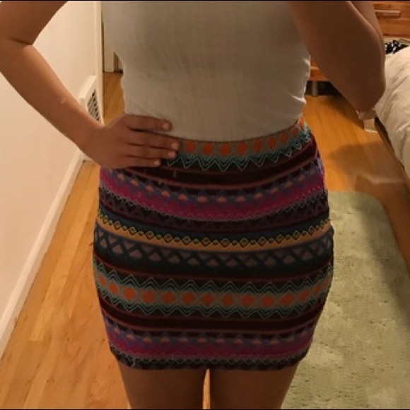 🍭ASOS AZTEC PRINT MINI SKIRT🍭 - Picture 3 of 4